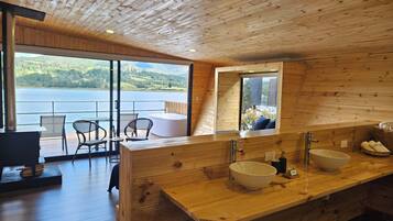 Standard Cabin, Pets allowed, Lake View | Free WiFi