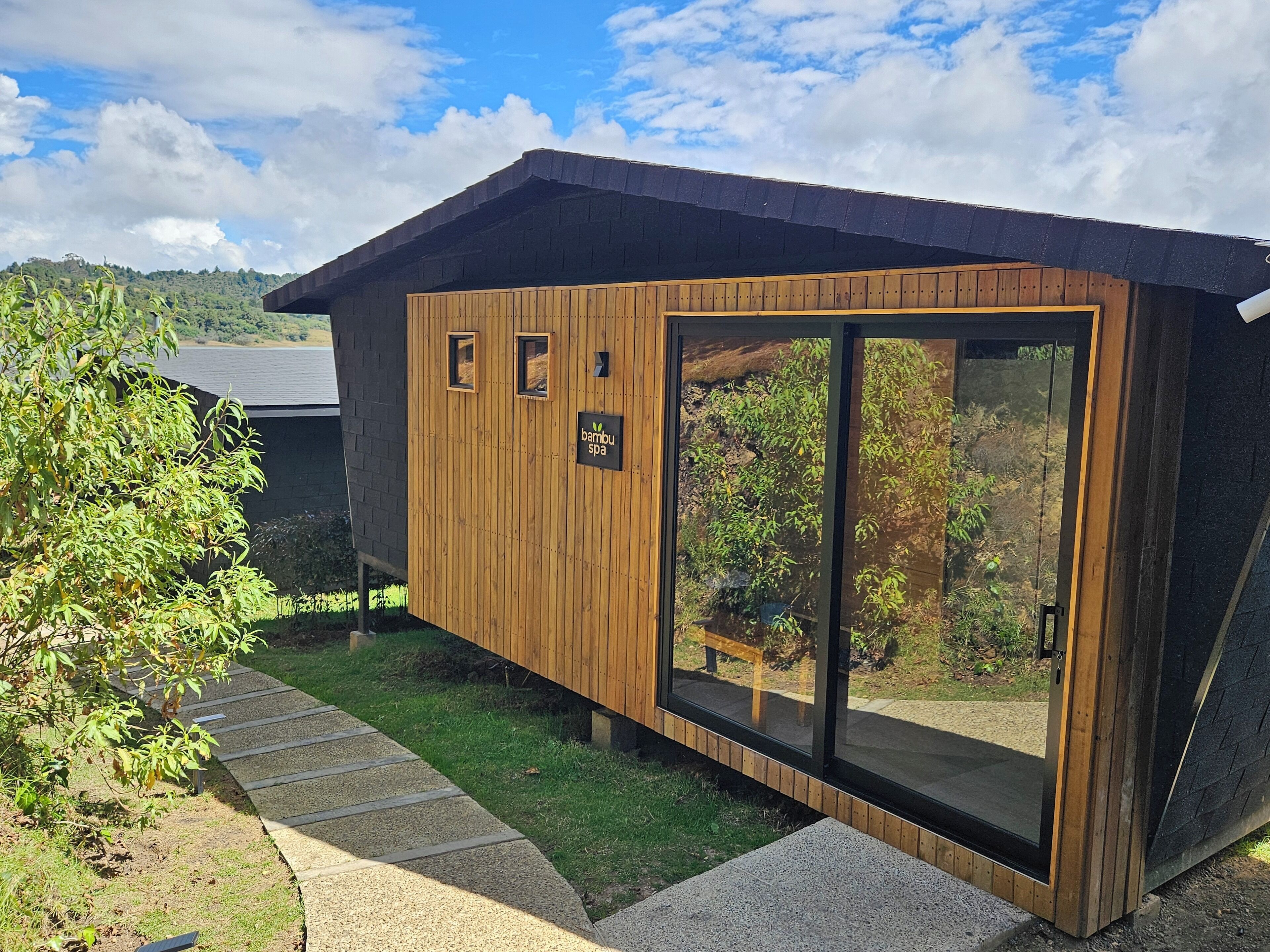 Sauna, Whirlpool, Dampfbad, Massageanwendungen