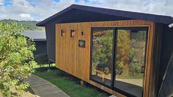 Sauna, hot tub, steam room, massages