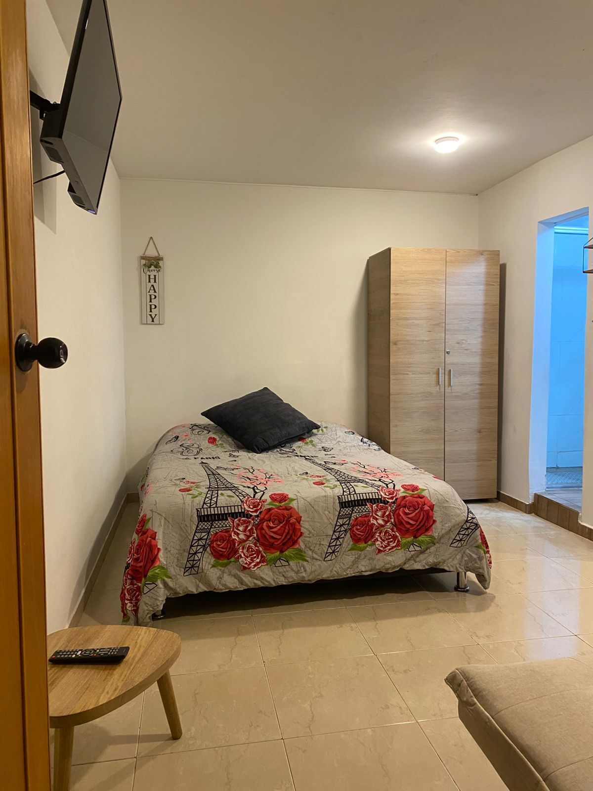 1 quarto, Wi-Fi de cortesia, roupa de cama