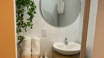 Handtücher, Seife, Toilettenpapier