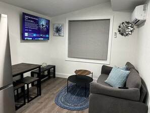 TV - The Nook - Studio By Armature Works and Riverwalk (Tampa)