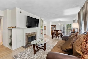 Smart TV - 3-bedroom house in tranquil Pittsford (Pittsford)