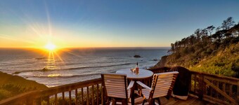 Moon Star Cottage | Hot Tub, Ocean Front | Gualala