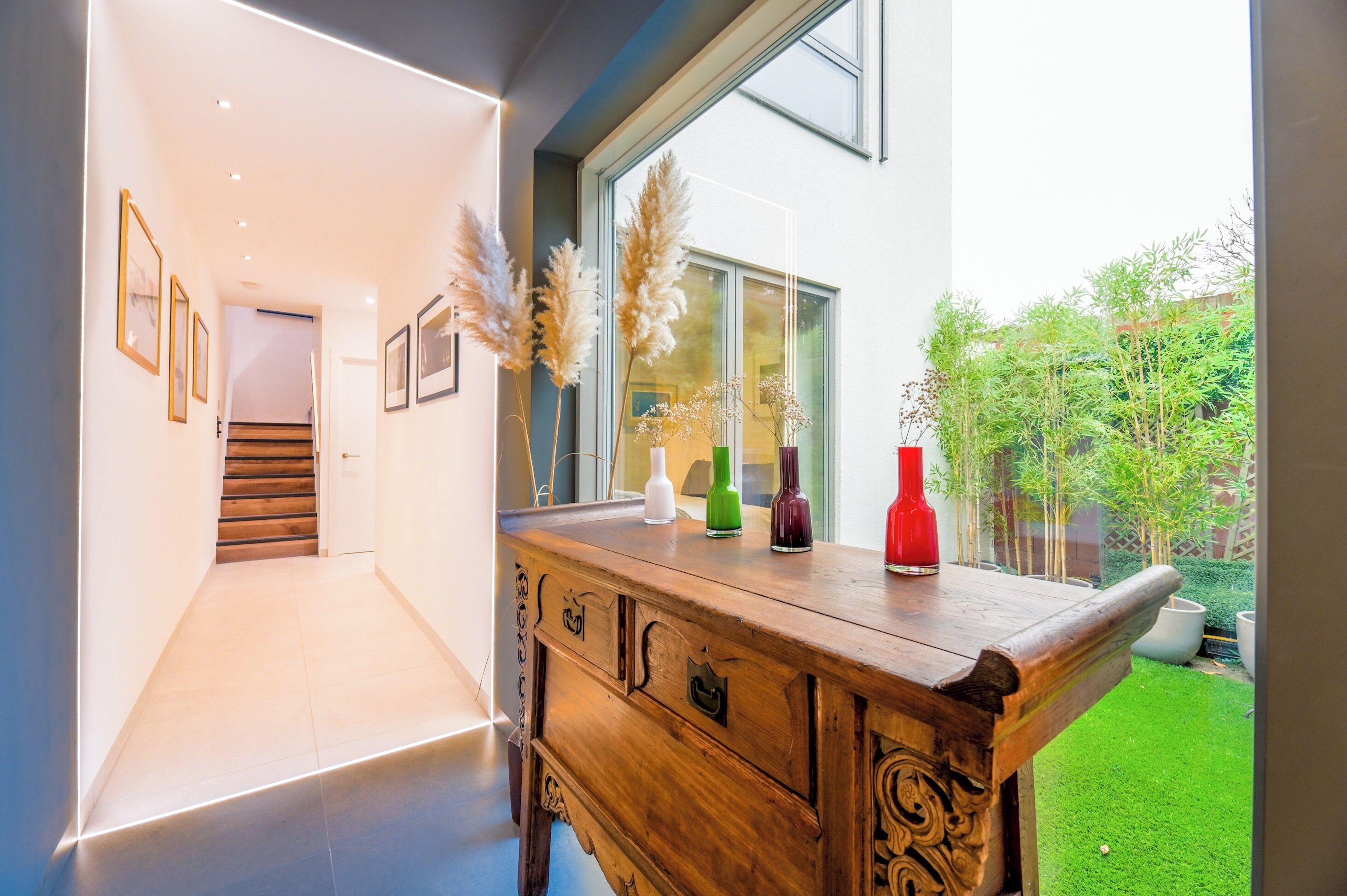 المنشأة من الداخل