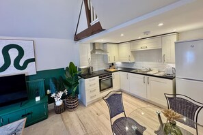 Fridge, microwave, oven, dishwasher - Stunning Flat next to Cathedral - Pass the Keys (Lincoln)