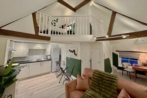 TV - Stunning Flat next to Cathedral - Pass the Keys (Lincoln)