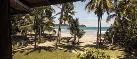 Una spiaggia nelle vicinanze