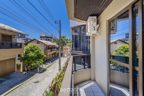 ベーシック アパートメント | 施設の敷地