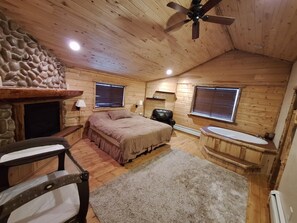 3 bedrooms, desk, travel crib, free WiFi