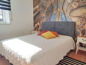 2 bedrooms, WiFi, bed sheets