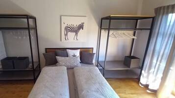 Free WiFi, bed sheets