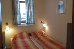 2 bedrooms, WiFi, bed sheets