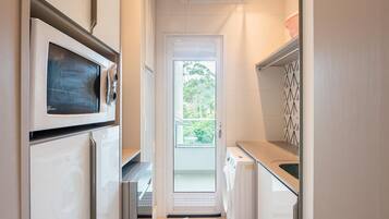 Basic Apartment | Bahagian dalam