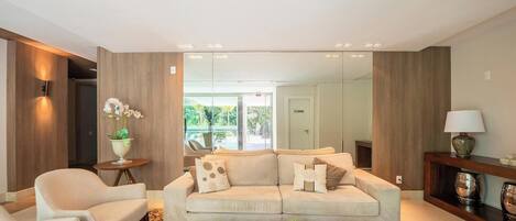 Basic Apartment | Interior