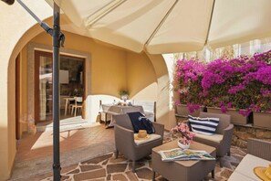 Outdoor dining - Tavolara by Residence Moresca (Golfo Aranci)