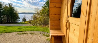 The Perfect Muskoka Getaway - Waterfront • Sauna • Fire Pit • Ping Pong & Darts