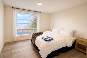 5 bedrooms, free WiFi, bed sheets