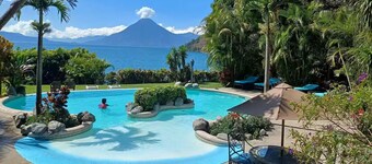 2bd/3ba Amazing Lakefront Home w/Private Beach