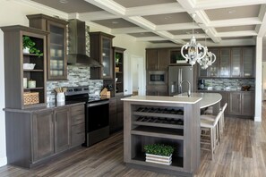 ميكروويف، فرن، موقد طهي مسطح، غسالة أطباق