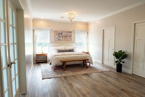 7 bedrooms, iron/ironing board, WiFi, bed sheets - Private 6-Acre Ranch : 2 Homes + Game House + Barn (Bradenton)