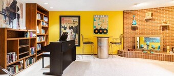 Steps to Lake Mcintosh, Basement 1BR