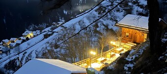 Chalet Berghof Laret Ranuncolo with Whirlpool and Wi-Fi