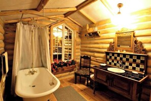 Een douche, een haardroger, handdoeken