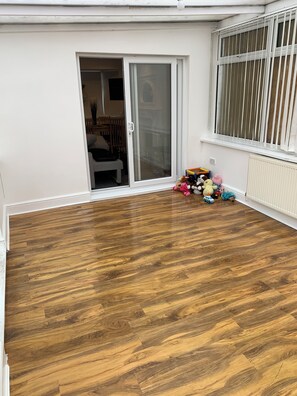 Interior - Cosy Home Cardiff With Free Parking (Cardiff)