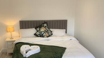 Iron/ironing board, free WiFi, bed sheets