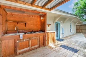 Terrace/patio - Spacious 3BR/3BA Retreat with Swim Spa Near Guadalupe River in New Braunfels (New Braunfels)