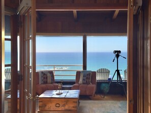 Interior - Moon Star Main | Hot Tub, Ocean Front | Gualala (Gualala)