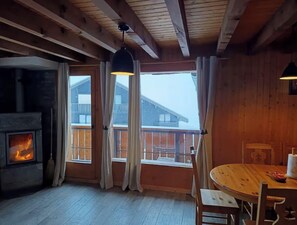 Dining - Chalet in the heart of the resort at Thollon-les-Mémises (Thollon-les-Mémises)