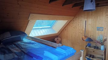 Bügeleisen/Bügelbrett, Reisekinderbett, kostenloses WLAN, Bettwäsche