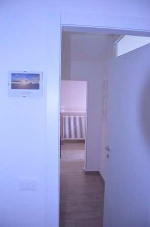 Vierbettzimmer, eigenes Bad | Schallisolierte Zimmer, kostenloses WLAN