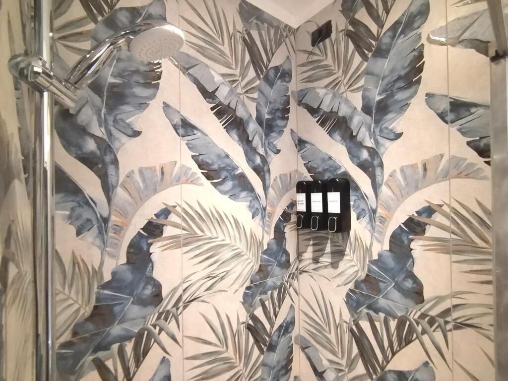 Doccia, asciugacapelli, bidet, asciugamani