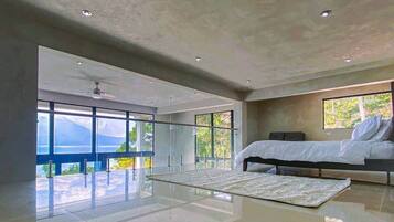 3 slaapkamers, een strijkplank/strijkijzer, wifi, beddengoed