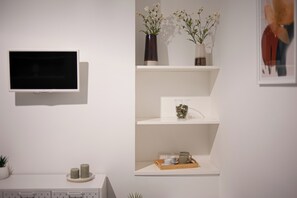 Habitació doble bàsica, vistes al pati | Habitacions insonoritzades, planxa i posts de planxar i wifi gratuïta 