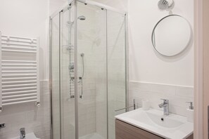 Comfort Double Room, Balcony, City View | Soundproofing, iron/ironing board, free WiFi - San Liborio bed and breakfast (Naples)