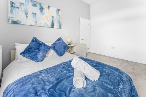 The Royal Stay at Queens Hill | Sleeps 10