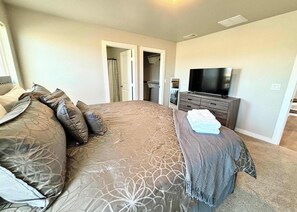 3 makuuhuonetta, silitysrauta/-lauta, Wi-Fi, vuodevaatteet