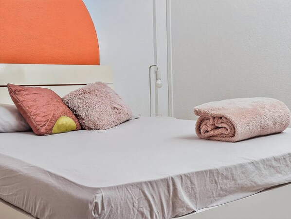 Comfort House, Garden View | Iron/ironing board, free WiFi, bed sheets