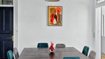 Comfort House, Garden View | Living area