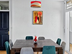 Comfort House, Garden View | Living area