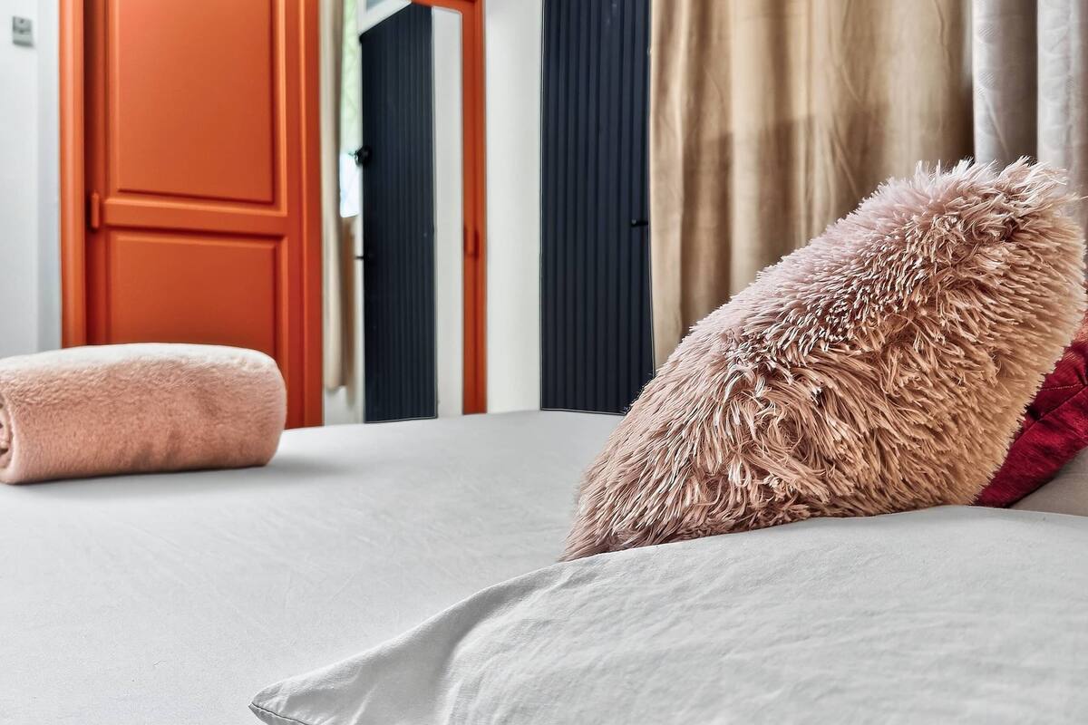 Iron/ironing board, free WiFi