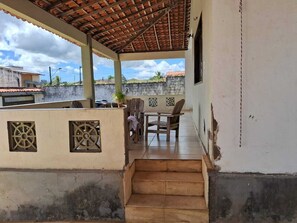 Terrace/patio - Comfortable house in São Luís, Maranhão, 5 minutes from the beaches. (São José de Ribamar)