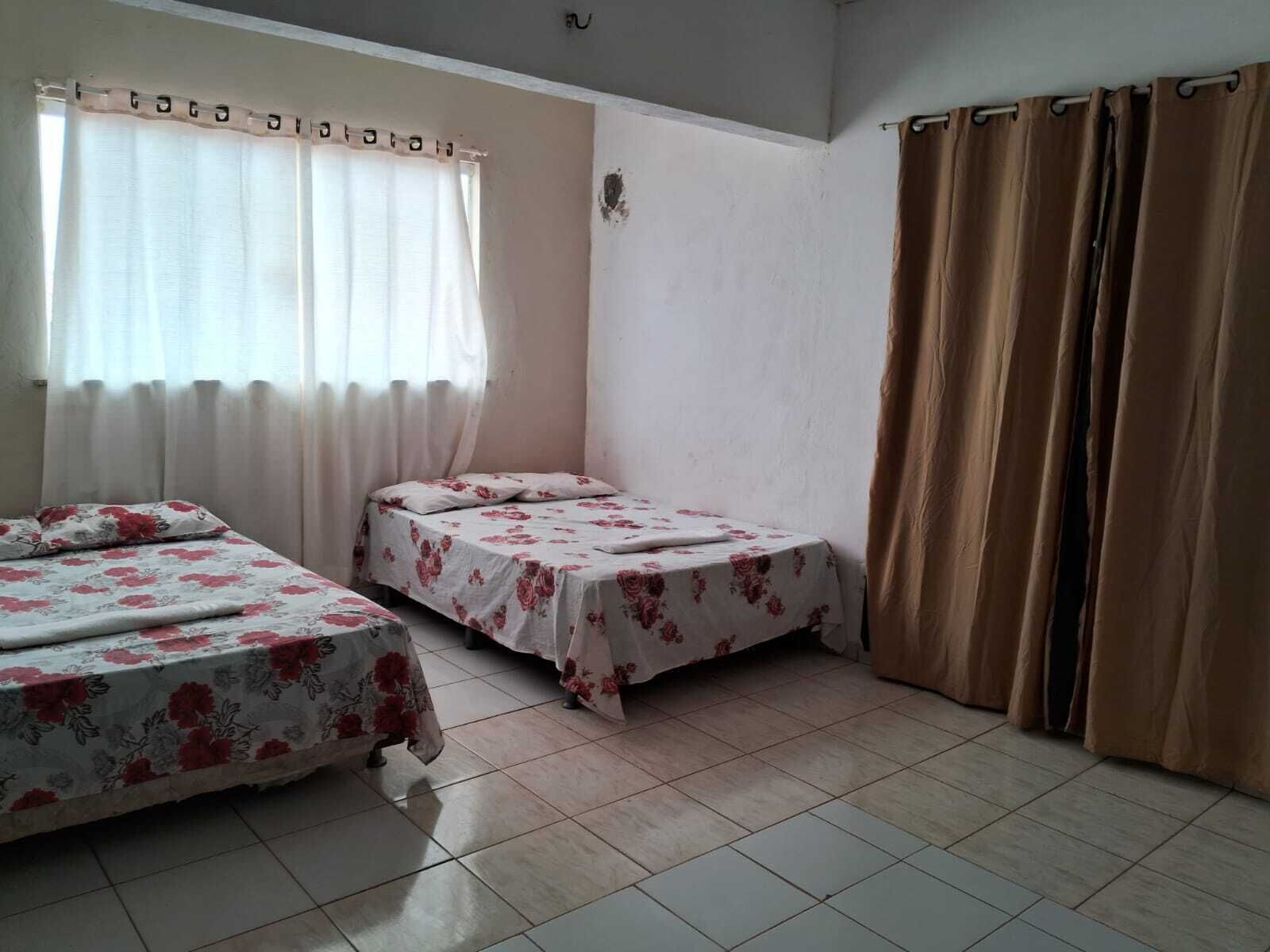 4 quartos, ferros/tábuas de passar roupa, Wi-Fi