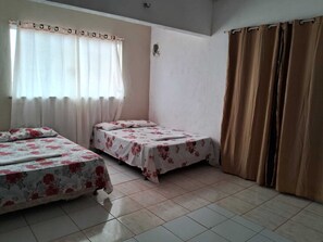 4 Schlafzimmer, Bügeleisen/Bügelbrett, WLAN