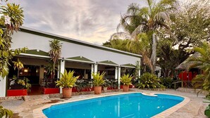 2 outdoor pools - Ngandu Hotel - Rundu (Rundu)