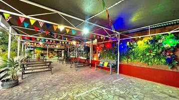 Sports bar
